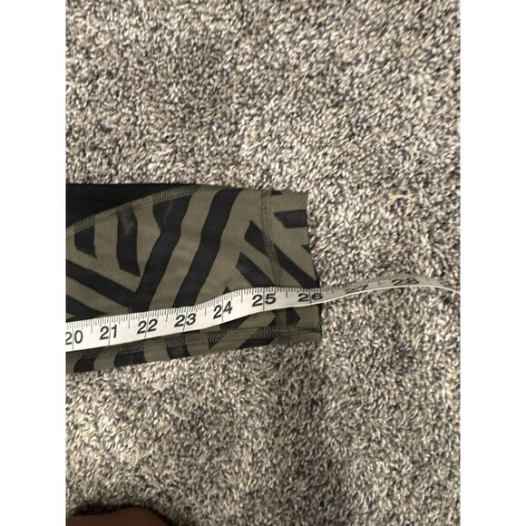 Lululemon Inspire Tight II *Full-On Luxtreme Chevron Shuffle Size 6 EUC - Picture 6 of 6